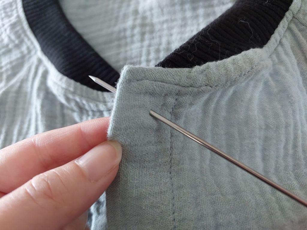 piercing fabric to affix sungrip plastic snap button