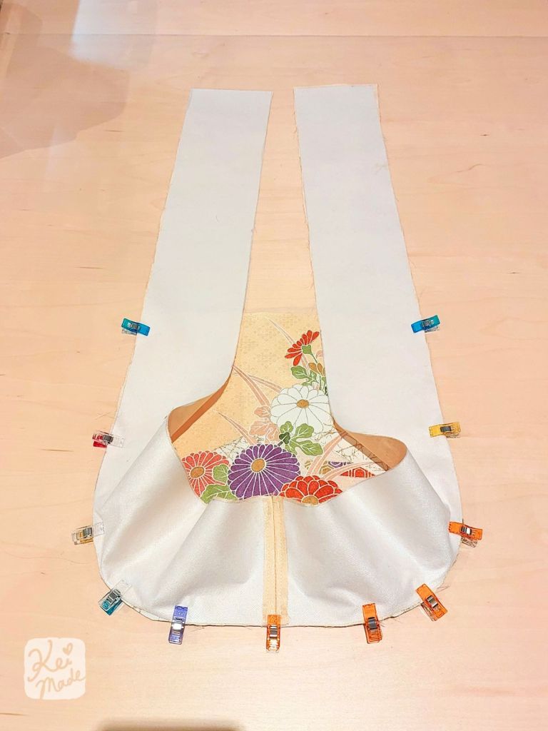 Step on how to make a shoulder bag with gusset from a kimono